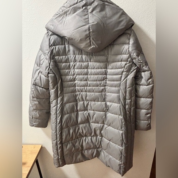 Tahari Casey Fitted Puffer Coat for Women-Quilted Winter Coat with Bib Size XL - Picture 8 of 8